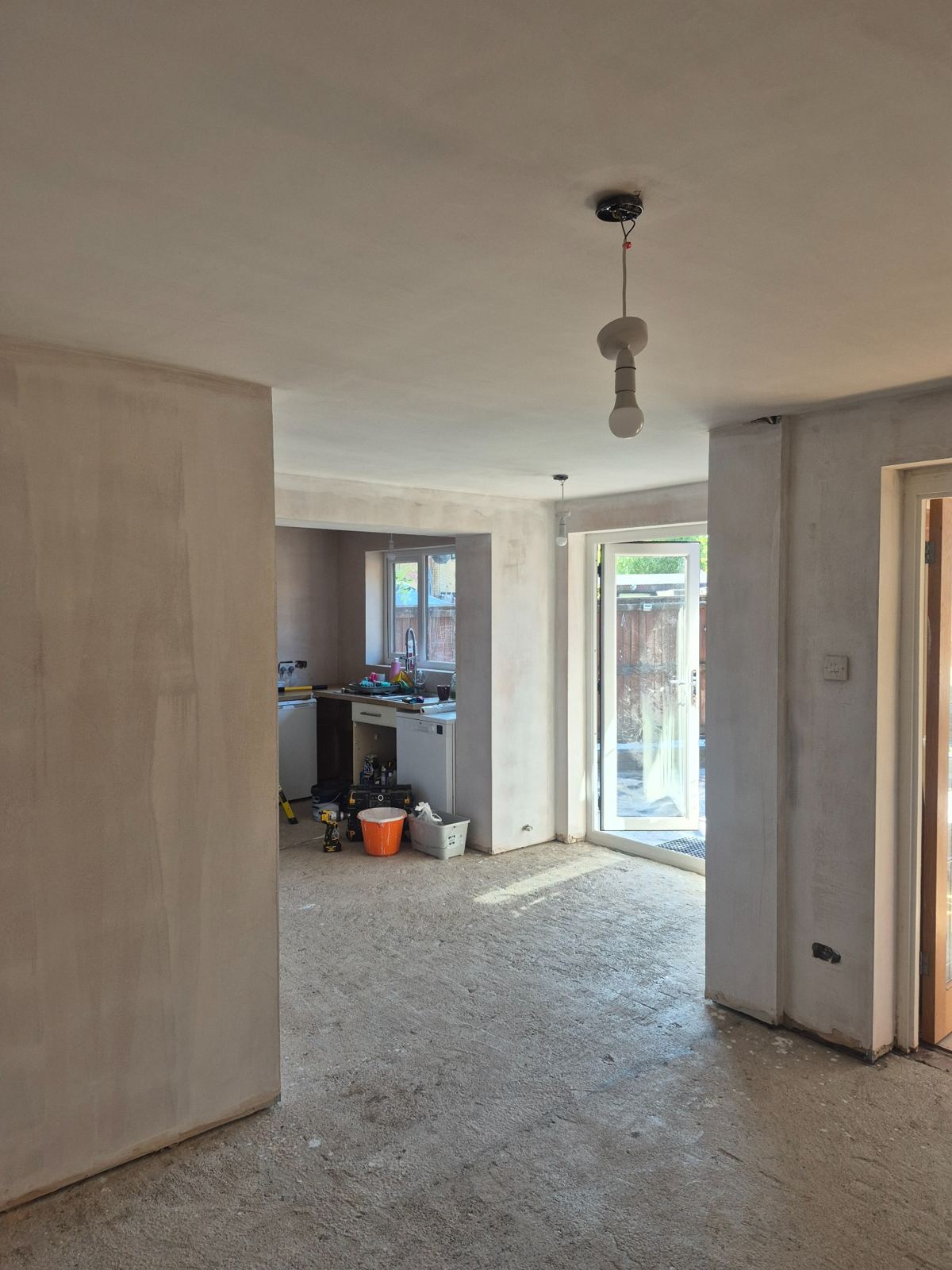 Open-plan interior renovation - Prepared interior